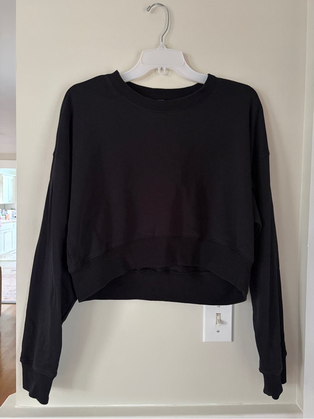 Year Round Terry Cropped Sweatshirt Black Small Fabletics
